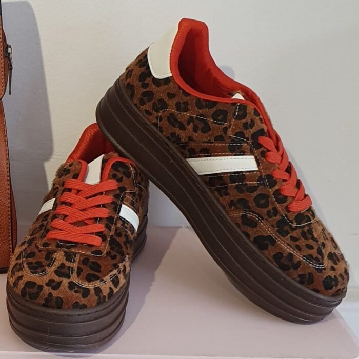 Lara Leopard Trainer